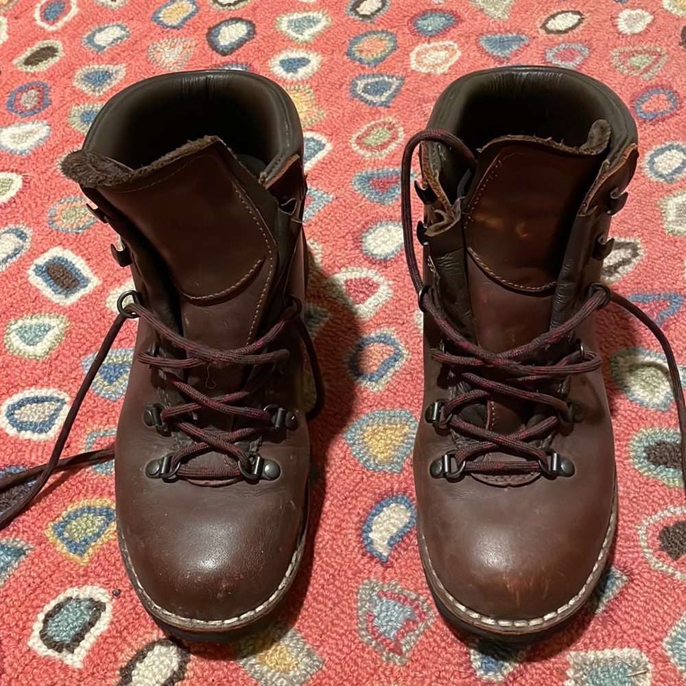 Alico Tahoe hiking boot size 7.5 womens euc worn a couple of times - I need 7
